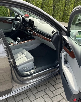 Audi A4 cena 98900 przebieg: 25000, rok produkcji 2021 z Poznań małe 137